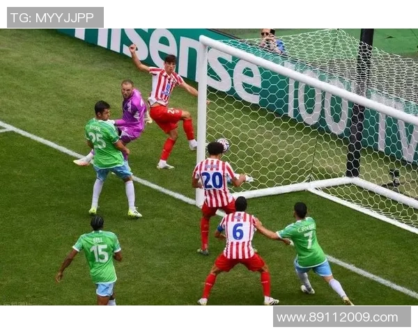 昔日足球巨星重返赛场引发热议球迷追忆经典瞬间